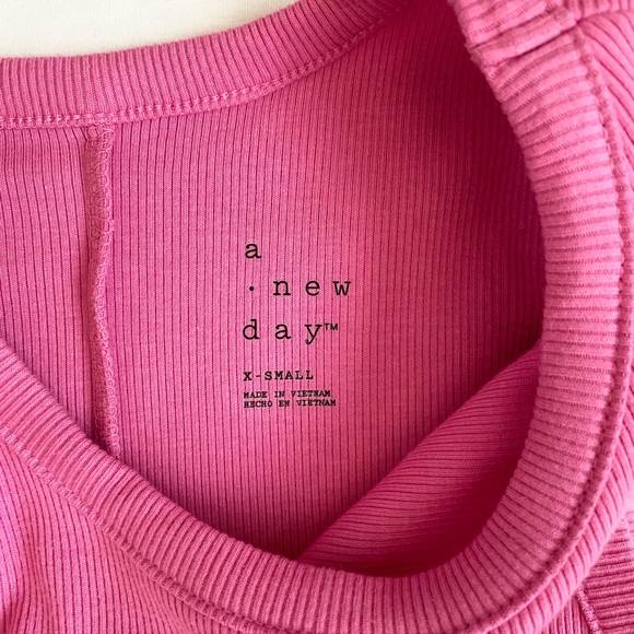 ⭐️ A new day Barbie Pink Ribbed Knit Dress XS - Picture 4 of 6